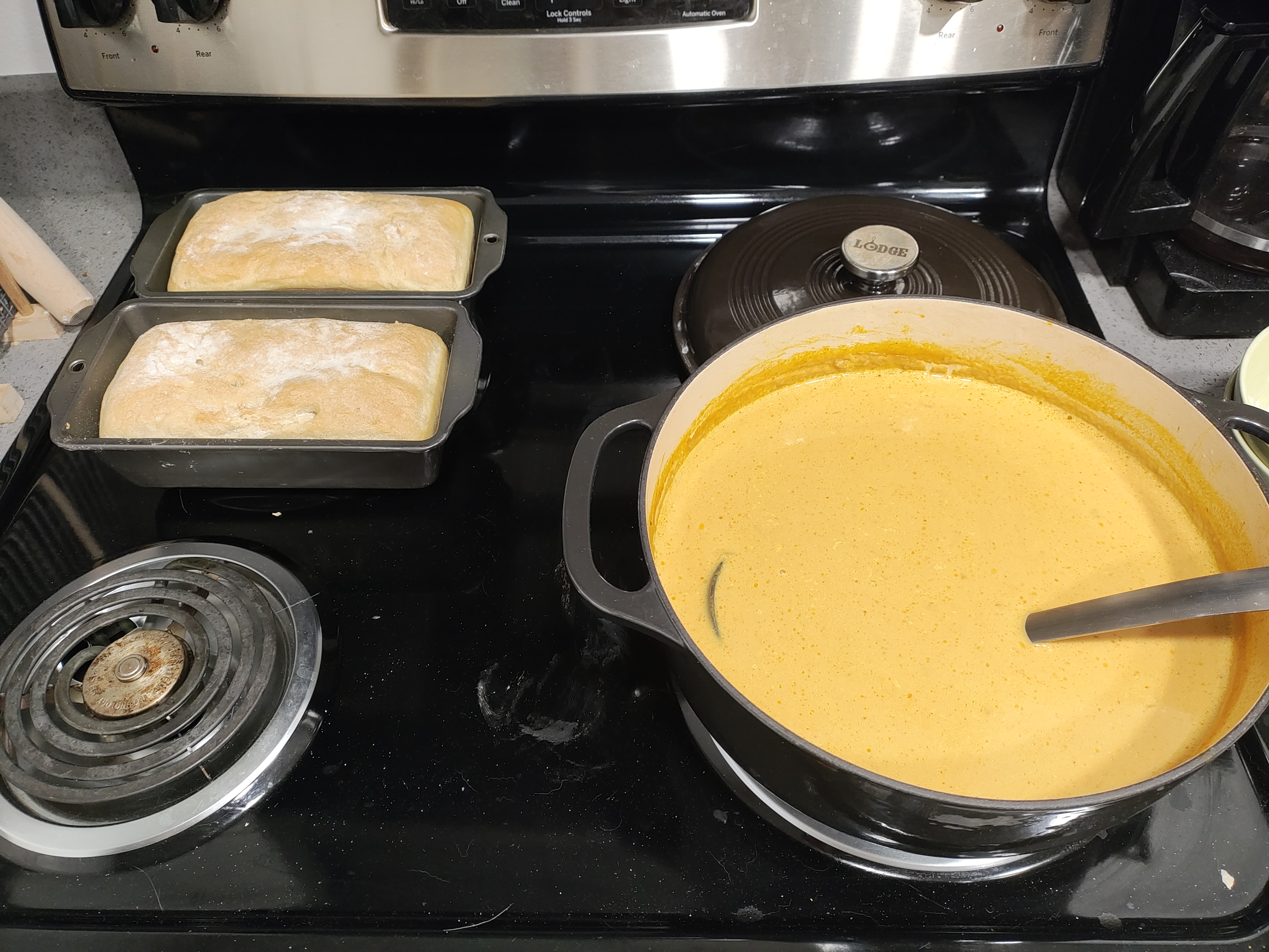 Pumpkin soup with bread
